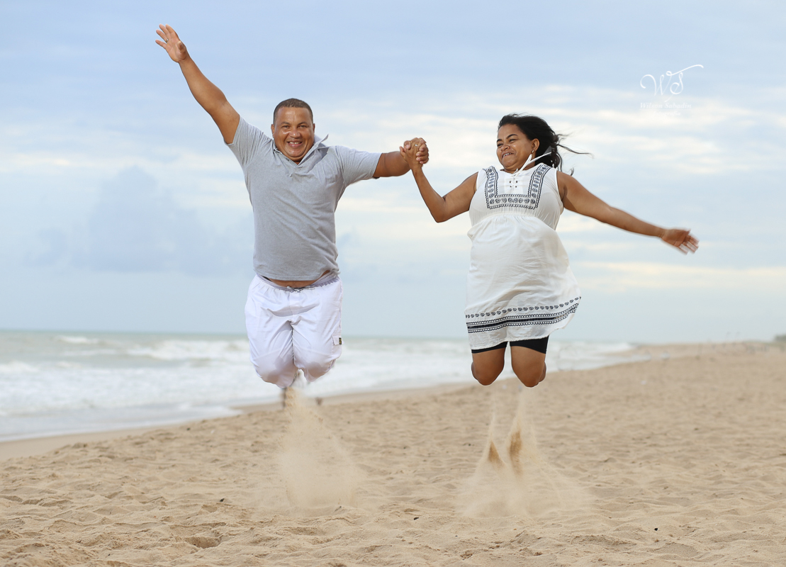 Fotografia de casamento, noivos, noiva, noivo, fotografia de noivos, sapato, perfume, cabelo,  fotografia de casal, ensaio de casal, pré casamento, pré wedding, noivos pulando