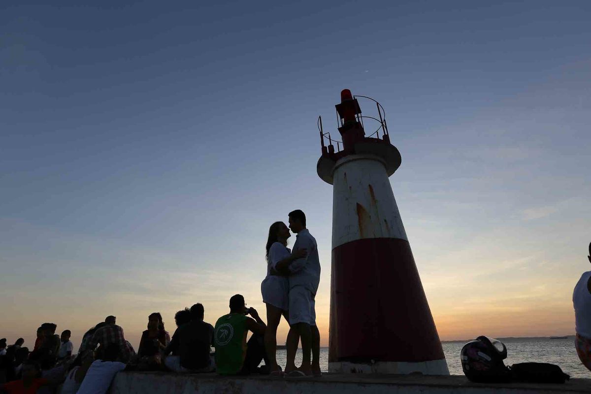 ensaio fotografico pré-casamento, noivos, noiva, noivo, praia da boa viagem, forte humaitá, fotografia de noivos, pré-wedding
