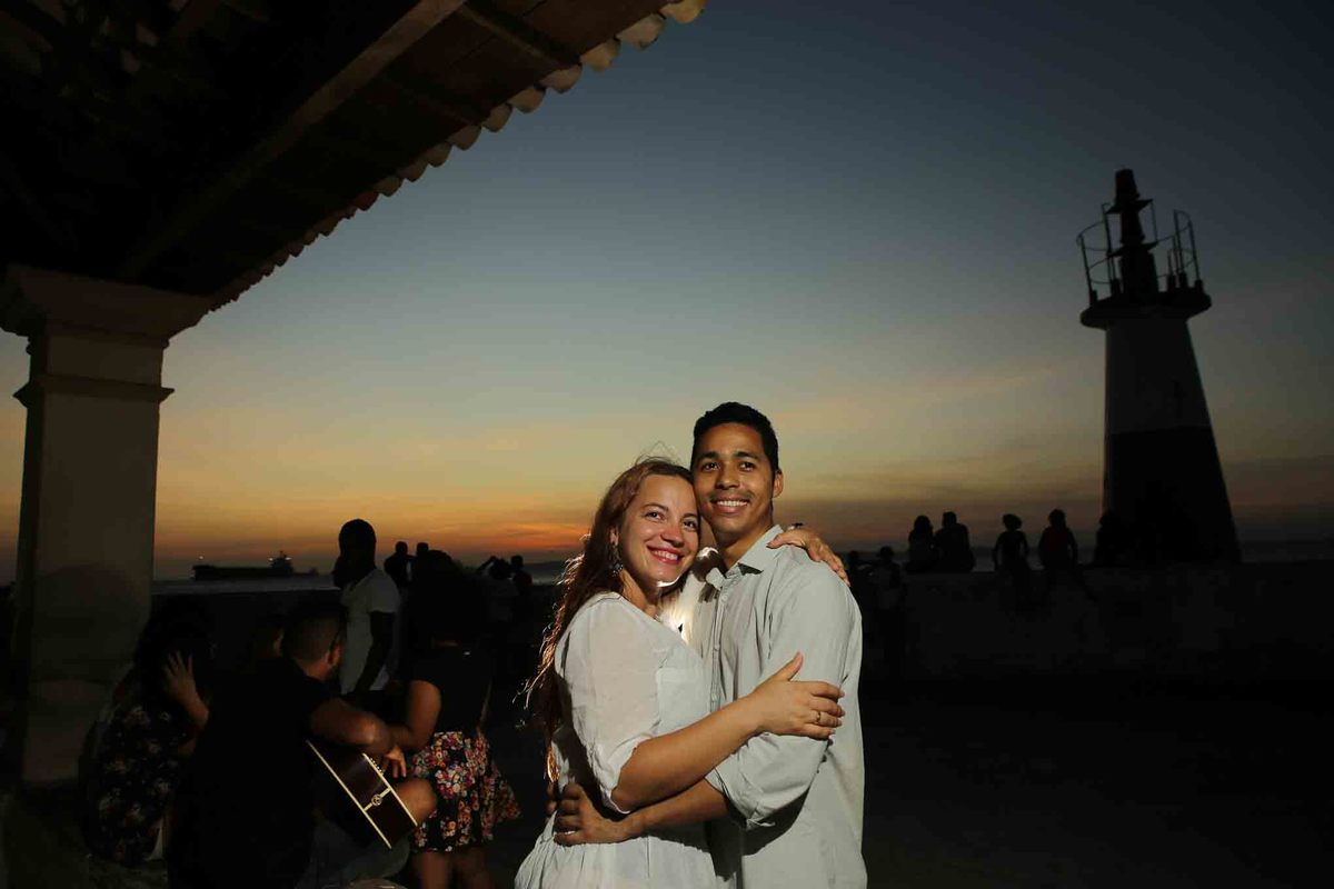 ensaio fotografico pré-casamento, noivos, noiva, noivo, praia da boa viagem, forte humaitá, fotografia de noivos, pré-wedding