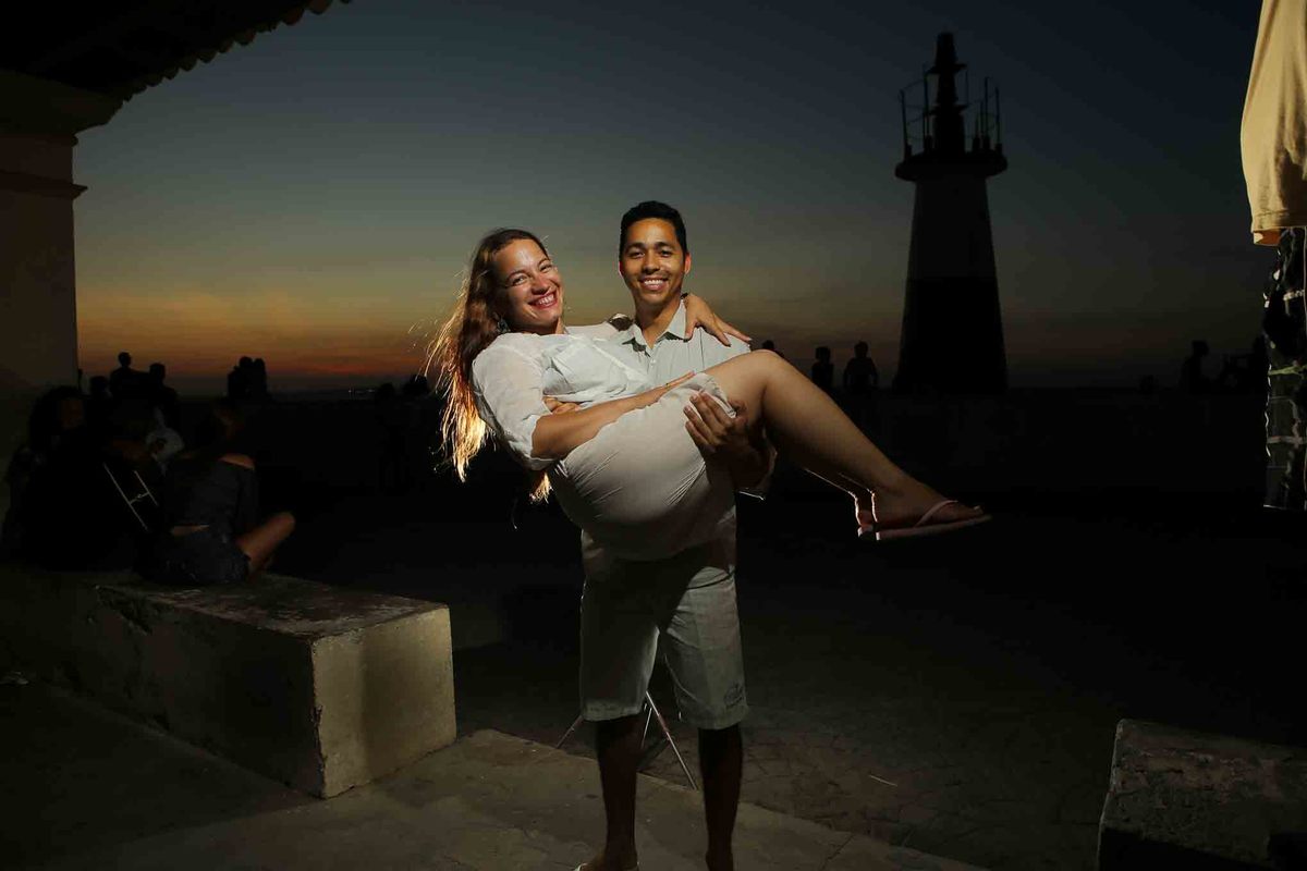 ensaio fotografico pré-casamento, noivos, noiva, noivo, praia da boa viagem, forte humaitá, fotografia de noivos, pré-wedding