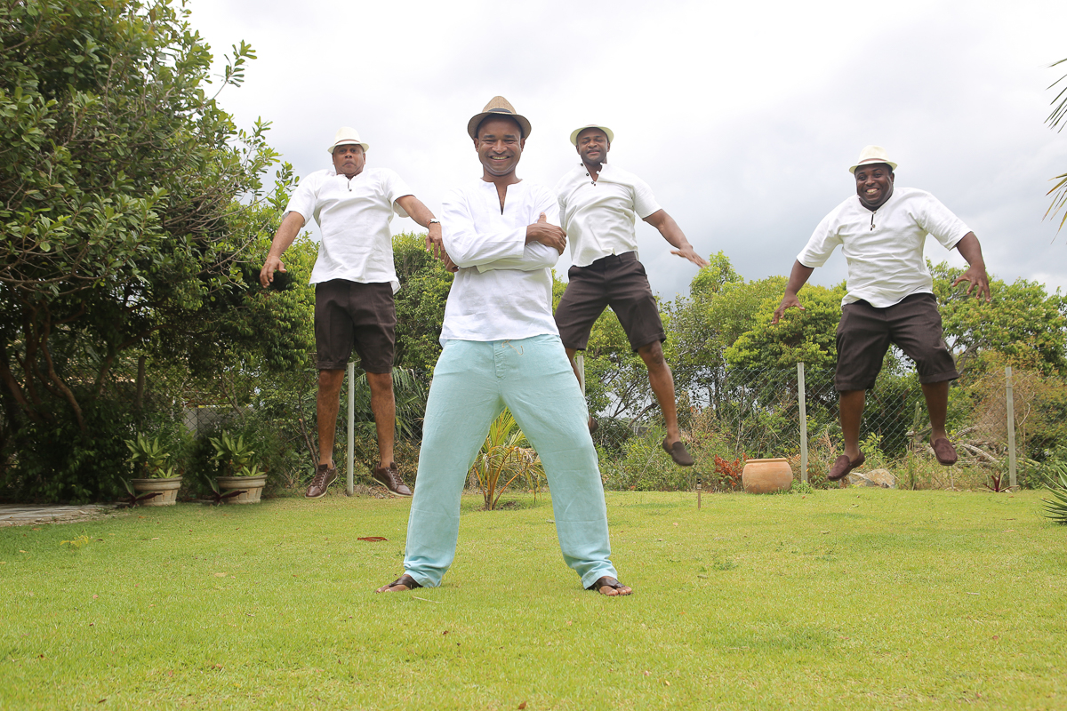 Fotografia de casamento, noivos, noiva, noivo, fotografia de noivos, sapato, perfume, cabelo,  fotografia de casal, ensaio de casal, padrinhos