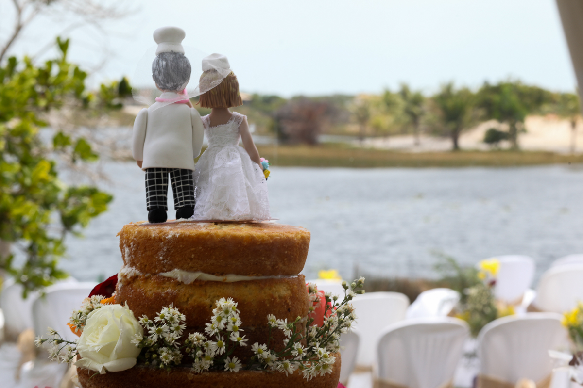 Fotografia de casamento, noivos, noiva, noivo, fotografia de noivos, sapato, perfume, cabelo,  fotografia de casal, ensaio de casal, bolo