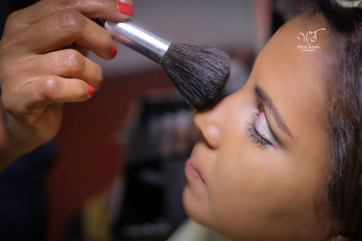 fotografia de casamento, noiva,fotografia de noiva, cabelo, mãe, padrinhos, padre, pastor, igreja,salão de beleza, maquiagem, buquê, avó, buffê, bolo, convidados, festa de casamento