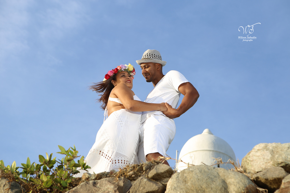 ensaio fotográfico pré-casamento, noivos, noiva, noivo, fotografia de noivos, fotografia pré-wedding, pré wedding, ensaio fotografico na Ponta do Humaitá em Salvador Bahia, Forte , Igreja nossa Senhora  do Mont Serrat, P