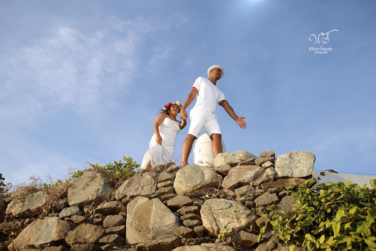 ensaio fotográfico pré-casamento, noivos, noiva, noivo, fotografia de noivos, fotografia pré-wedding, pré wedding, ensaio fotografico na Ponta do Humaitá em Salvador Bahia, Forte , Igreja nossa Senhora  do Mont Serrat, P