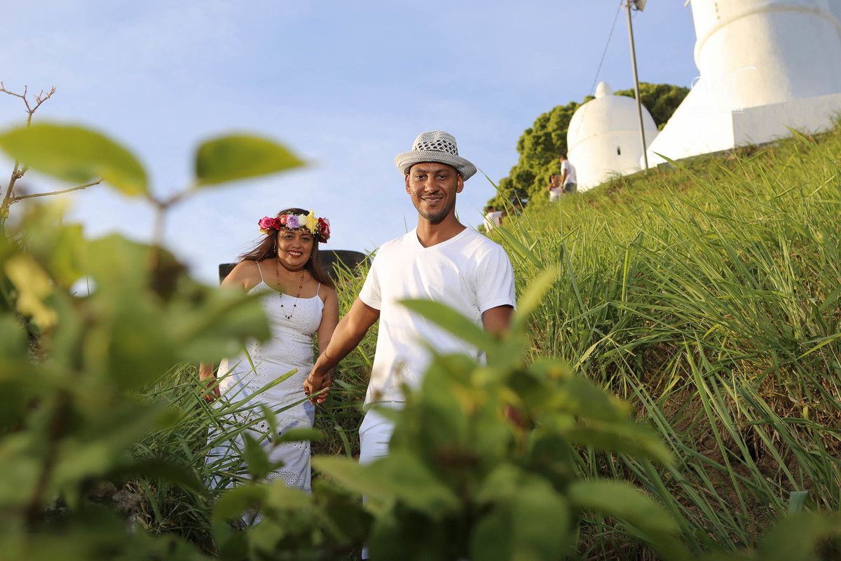 ensaio fotográfico pré-casamento, noivos, noiva, noivo, fotografia de noivos, fotografia pré-wedding, pré wedding, ensaio fotografico na Ponta do Humaitá em Salvador Bahia, Forte , Igreja nossa Senhora  do Mont Serrat, P