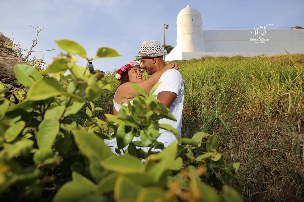 ensaio fotográfico pré-casamento, noivos, noiva, noivo, fotografia de noivos, fotografia pré-wedding, pré wedding, ensaio fotografico na Ponta do Humaitá em Salvador Bahia, Forte , Igreja nossa Senhora  do Mont Serrat, P