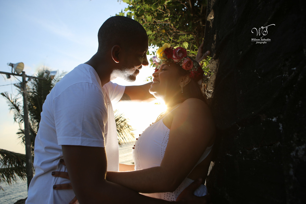 ensaio fotográfico pré-casamento, noivos, noiva, noivo, fotografia de noivos, fotografia pré-wedding, pré wedding, ensaio fotografico na Ponta do Humaitá em Salvador Bahia, Forte , Igreja nossa Senhora  do Mont Serrat, P