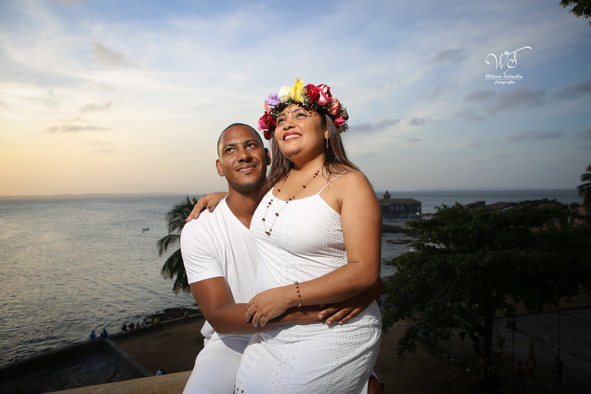 ensaio fotográfico pré-casamento, noivos, noiva, noivo, fotografia de noivos, fotografia pré-wedding, pré wedding, ensaio fotografico na Ponta do Humaitá em Salvador Bahia, Forte , Igreja nossa Senhora  do Mont Serrat, P