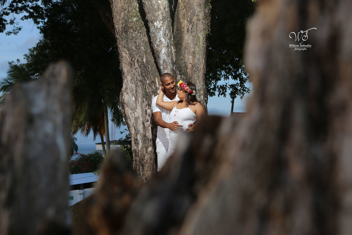 ensaio fotográfico pré-casamento, noivos, noiva, noivo, fotografia de noivos, fotografia pré-wedding, pré wedding, ensaio fotografico na Ponta do Humaitá em Salvador Bahia, Forte , Igreja nossa Senhora  do Mont Serrat, P