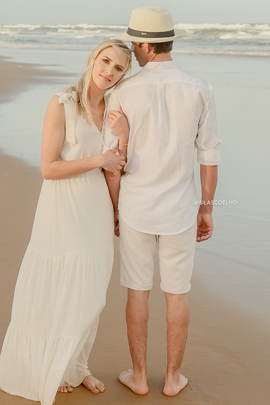 sessão de pre casamento na praia