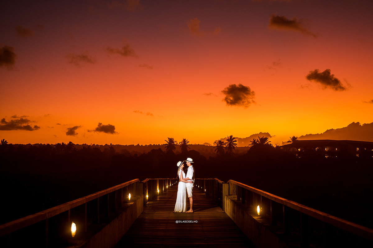 sessão de pre casamento na praia, no por do sol