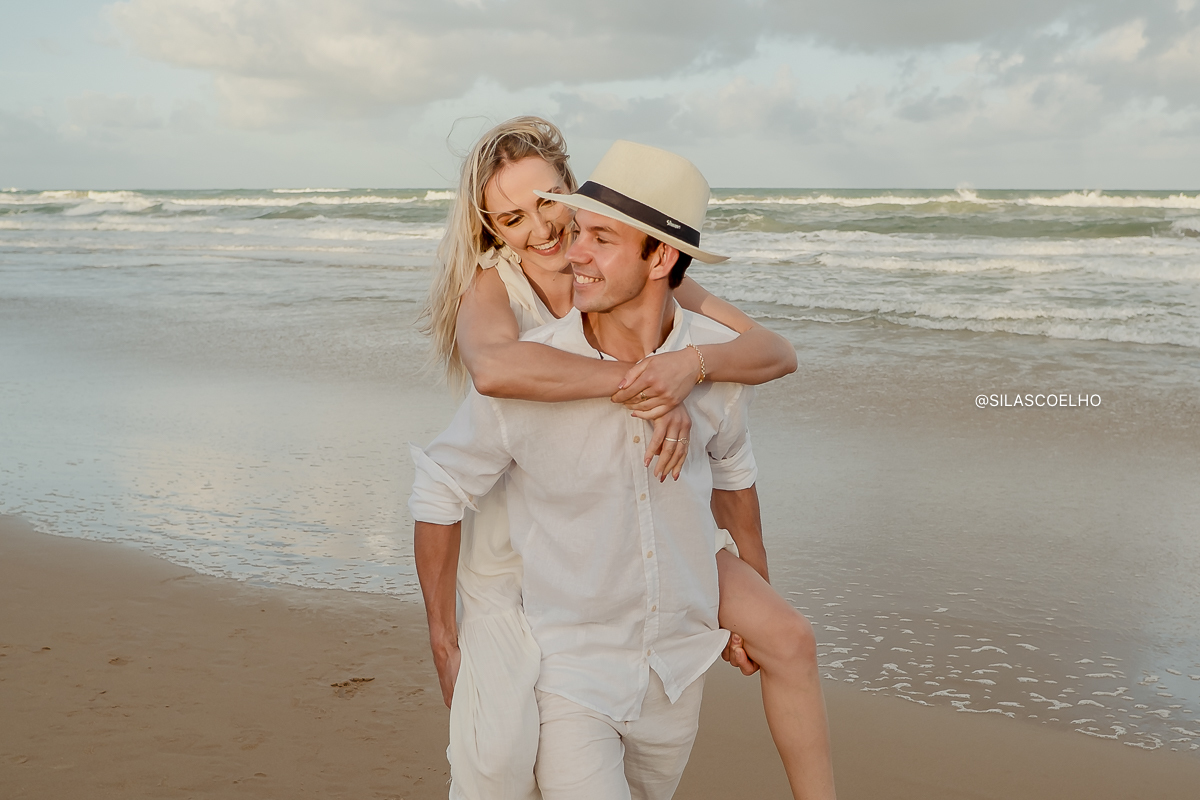 sessão de pre casamento na praia
