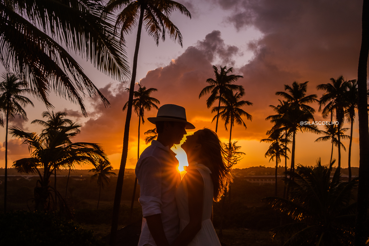 sessão de pre casamento na praia, no por do sol