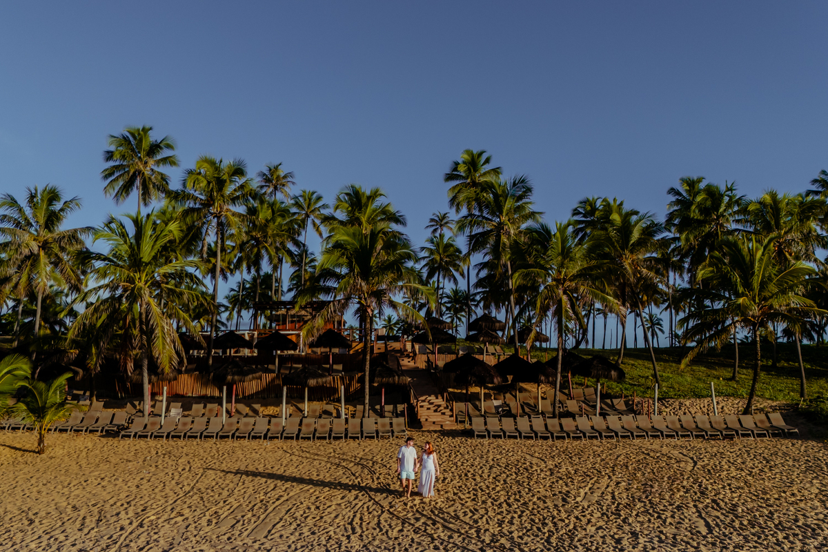 Do alto, o amor ganha nova perspectiva — e o cenário natural da Bahia se transforma em poesia visual para Paloma e Pablo.