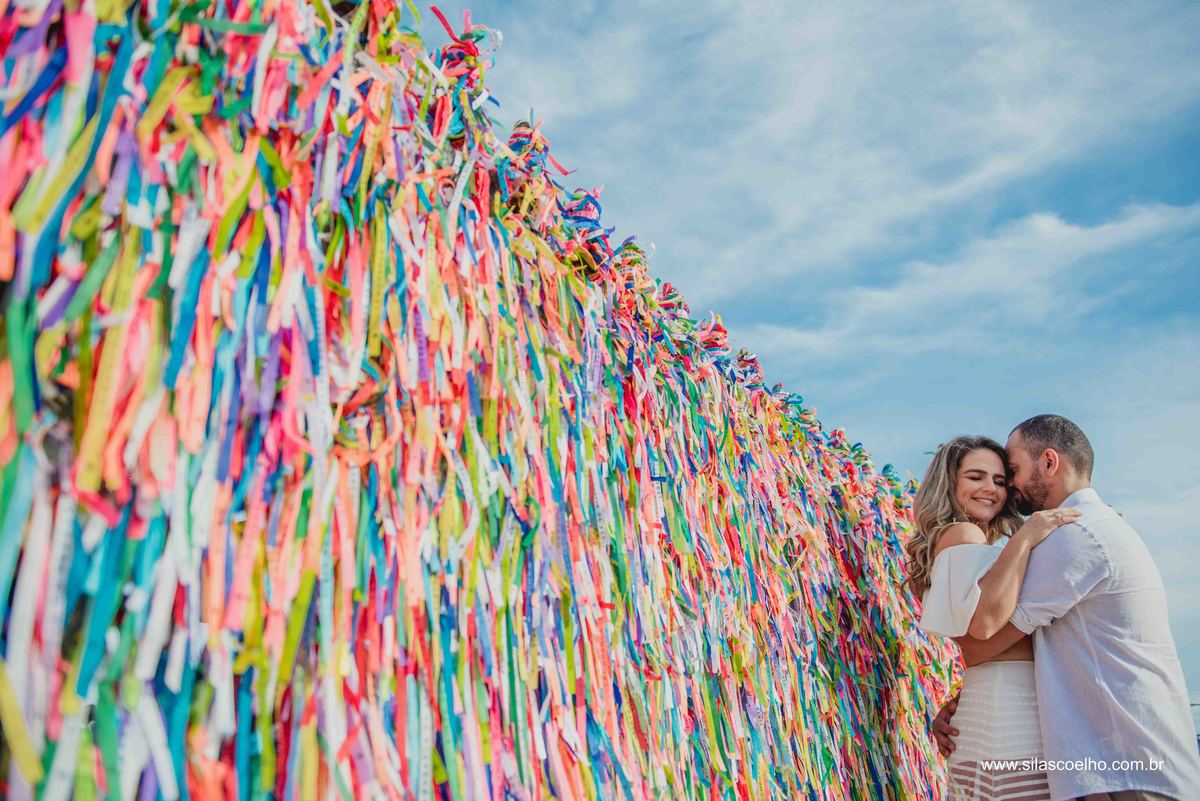 ensaio fotográfico nas fitinhas da igreja do Senhor do Bonfim em salvador 