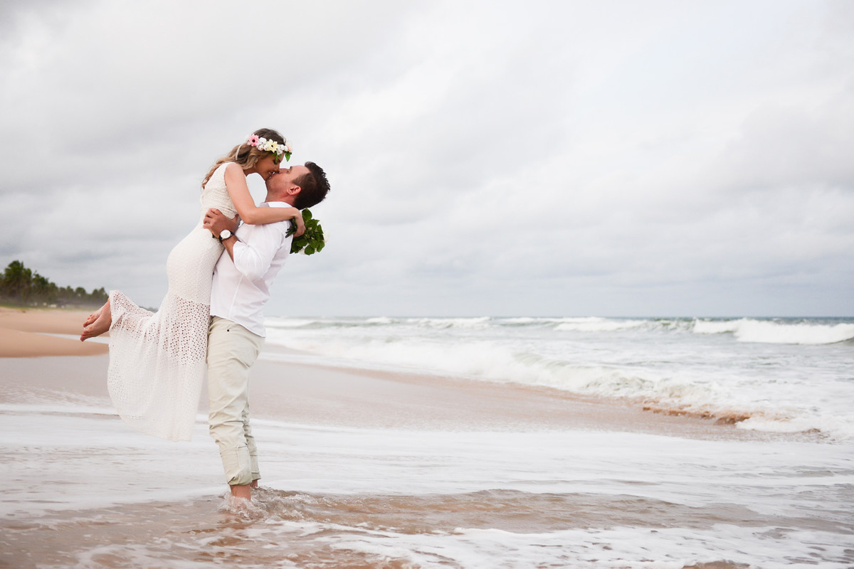 Ensaio na praia do elopment wedding no grand palladium resort & spa Imabassaí na Bahia