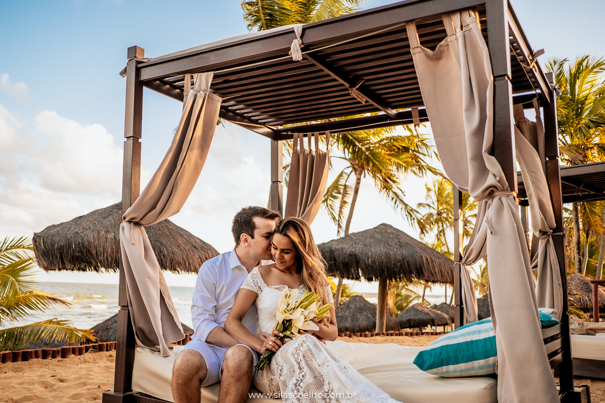 Ensaio de pre wedding na praia no Grand Palladium Imbassaí Resort & SPA
