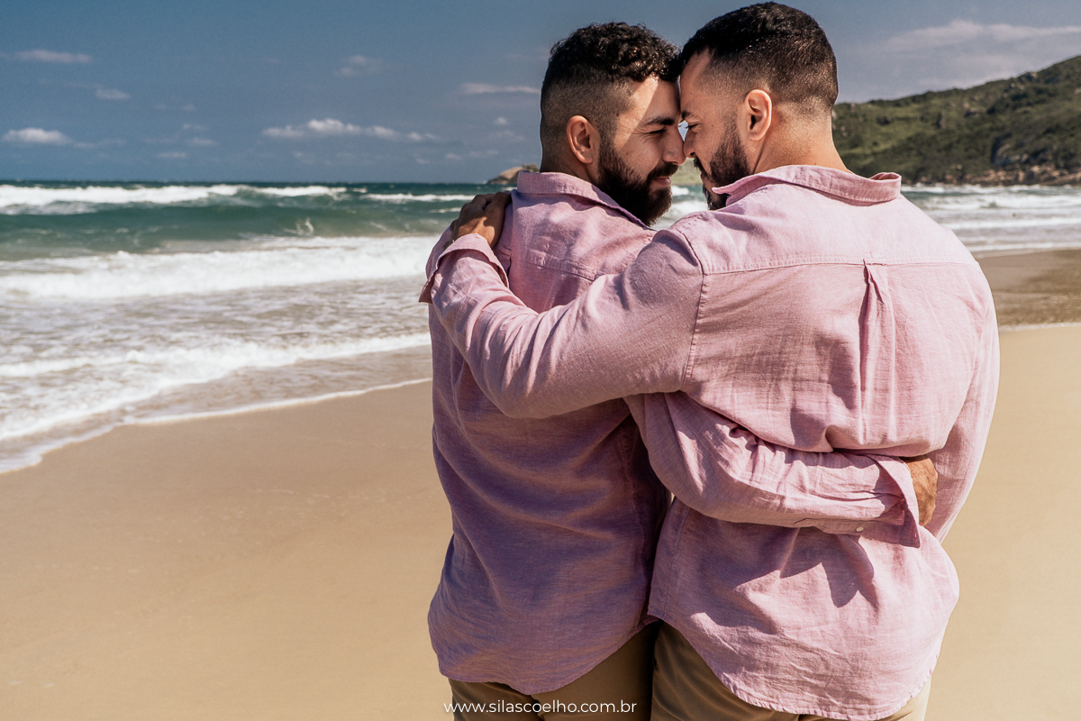 ensaio de pre casamento na praia em florianopolis