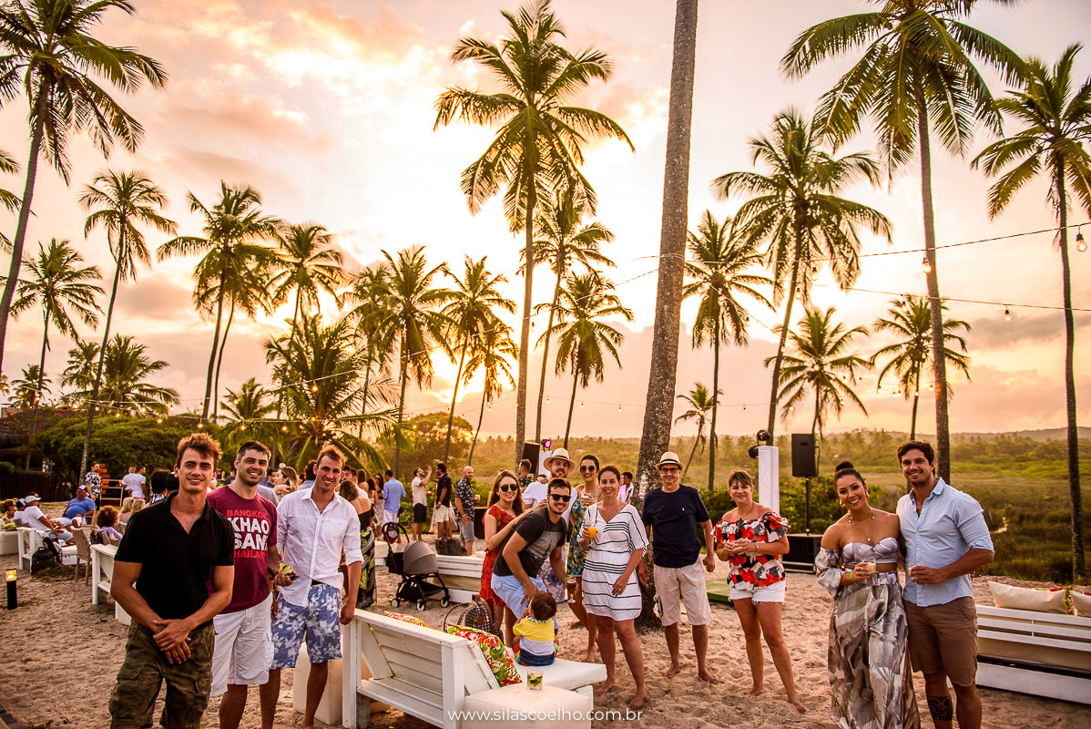 Despedida de solteiro na praia, com pé na areia, no grand palladium imbassaí resort & SPA