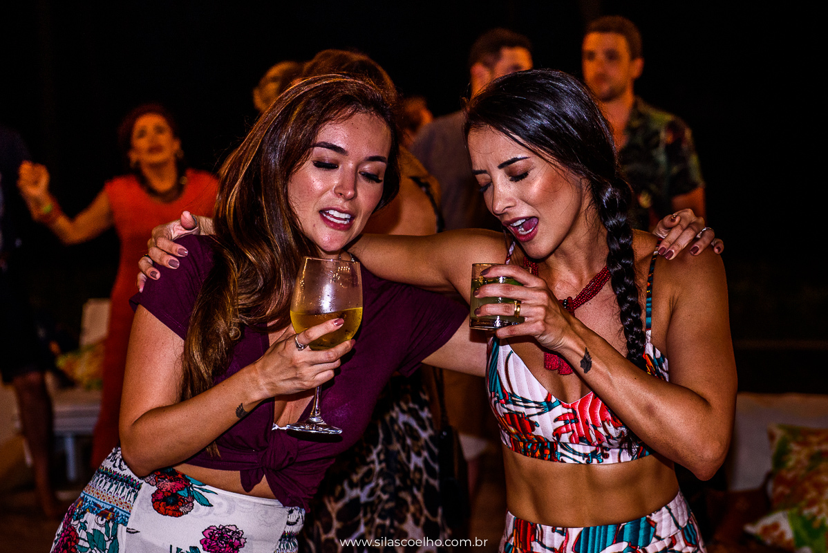 festa na despedida de solteiro na praia, com pé na areia, no grand palladium imbassaí resort & SPA