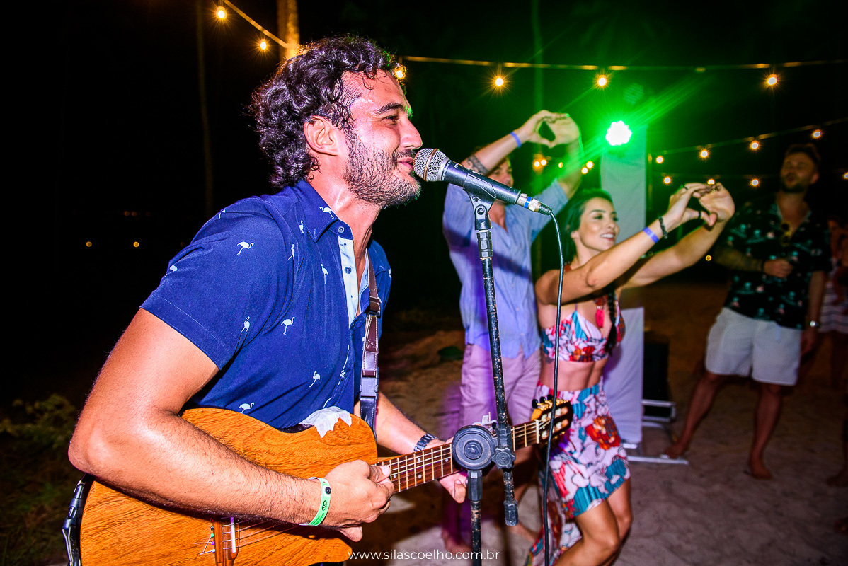 festa na despedida de solteiro na praia, com pé na areia, no grand palladium imbassaí resort & SPA