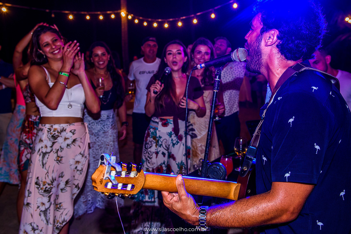 festa na despedida de solteiro na praia, com pé na areia, no grand palladium imbassaí resort & SPA