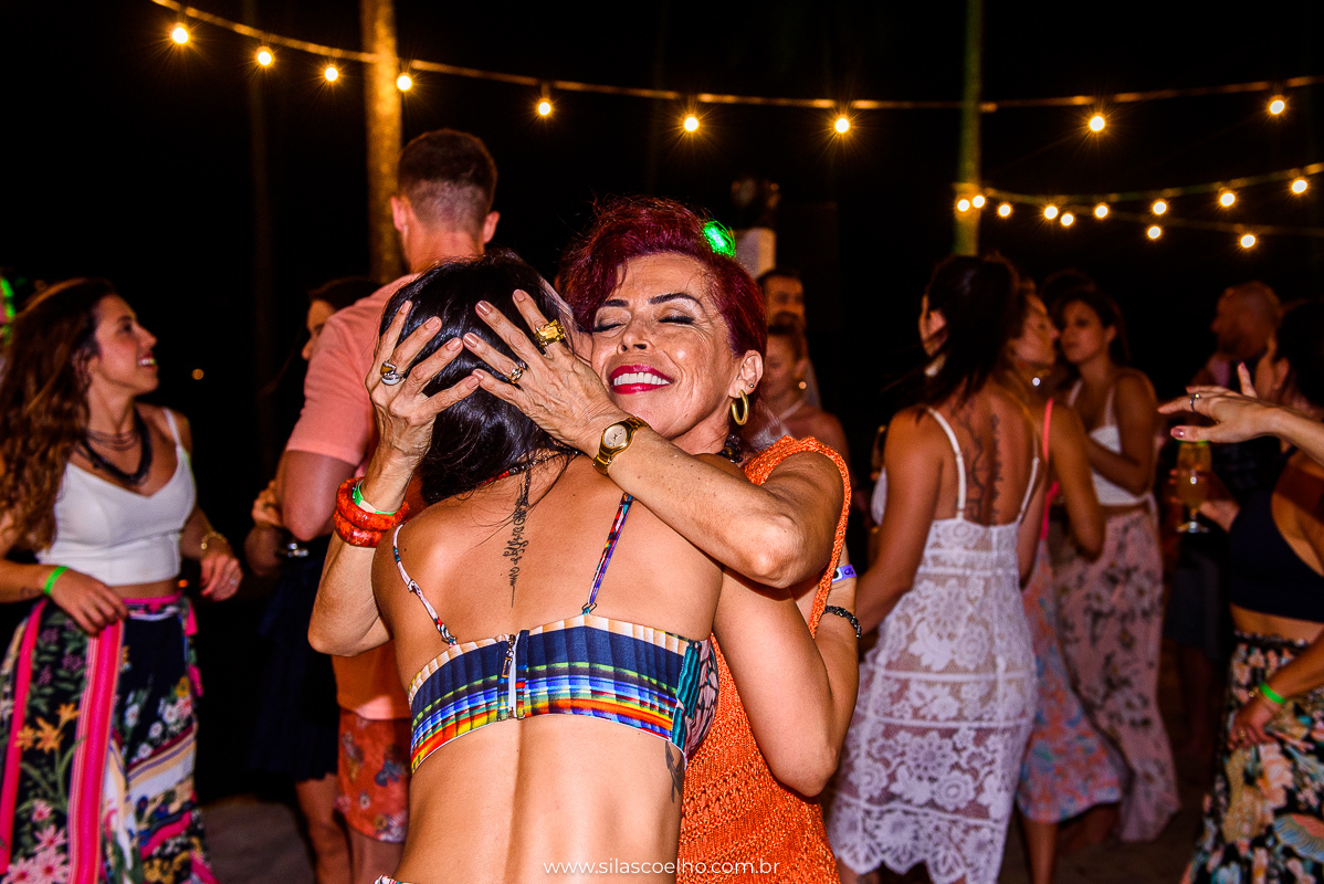 festa na despedida de solteiro na praia, com pé na areia, no grand palladium imbassaí resort & SPA