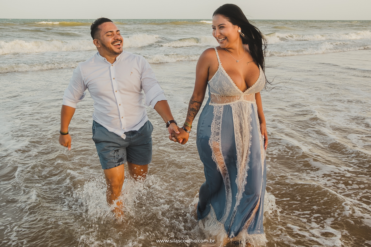ensaio de pre casamento na praia no grand palladium imbassaí na bahia