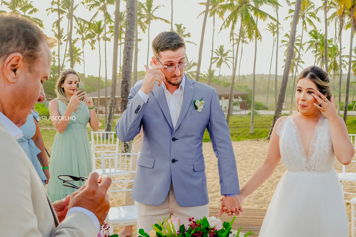 foto de casamento na praia, destination wedding na bahia no grand palladium imbassaí resort & SPA na Bahia