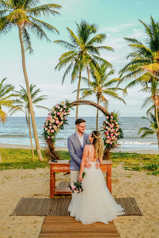 foto de casamento na praia, destination wedding na bahia no grand palladium imbassaí resort & SPA na Bahia