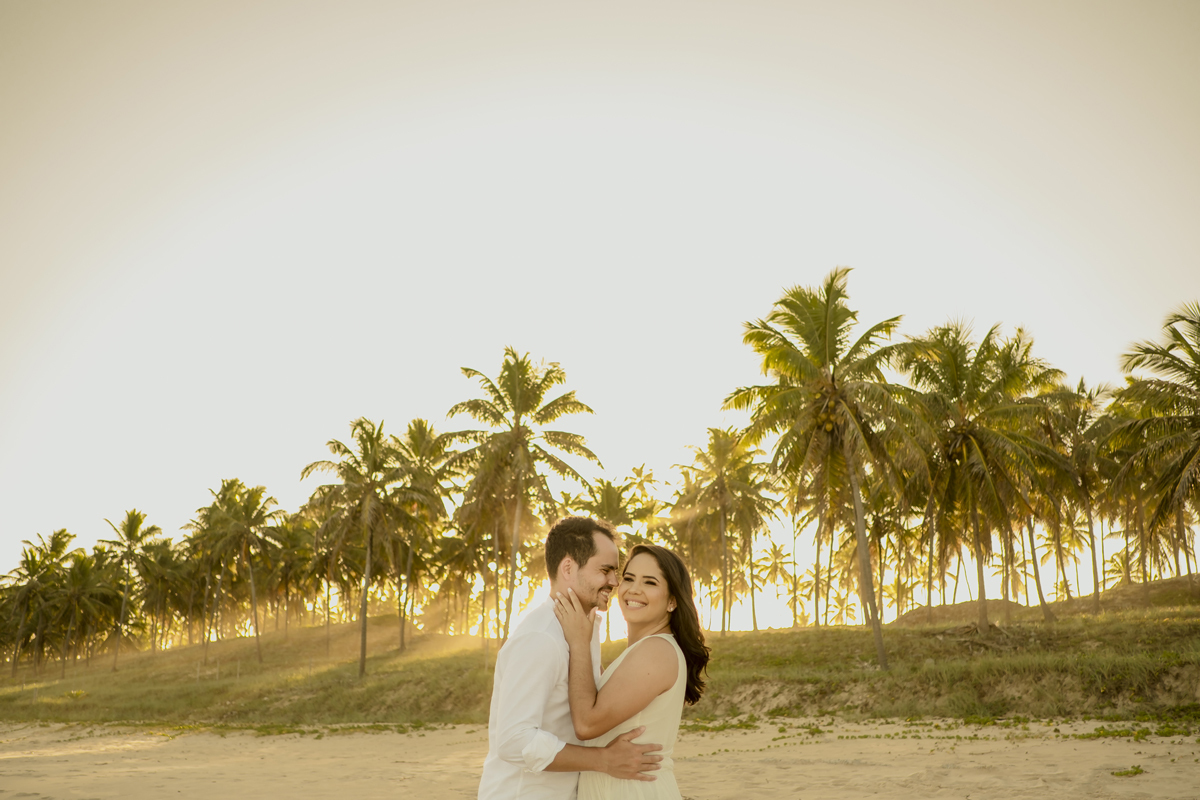 ensaio de pre casamento no grand palladium imbassai resort & spa na Bahia na praia no por do sol