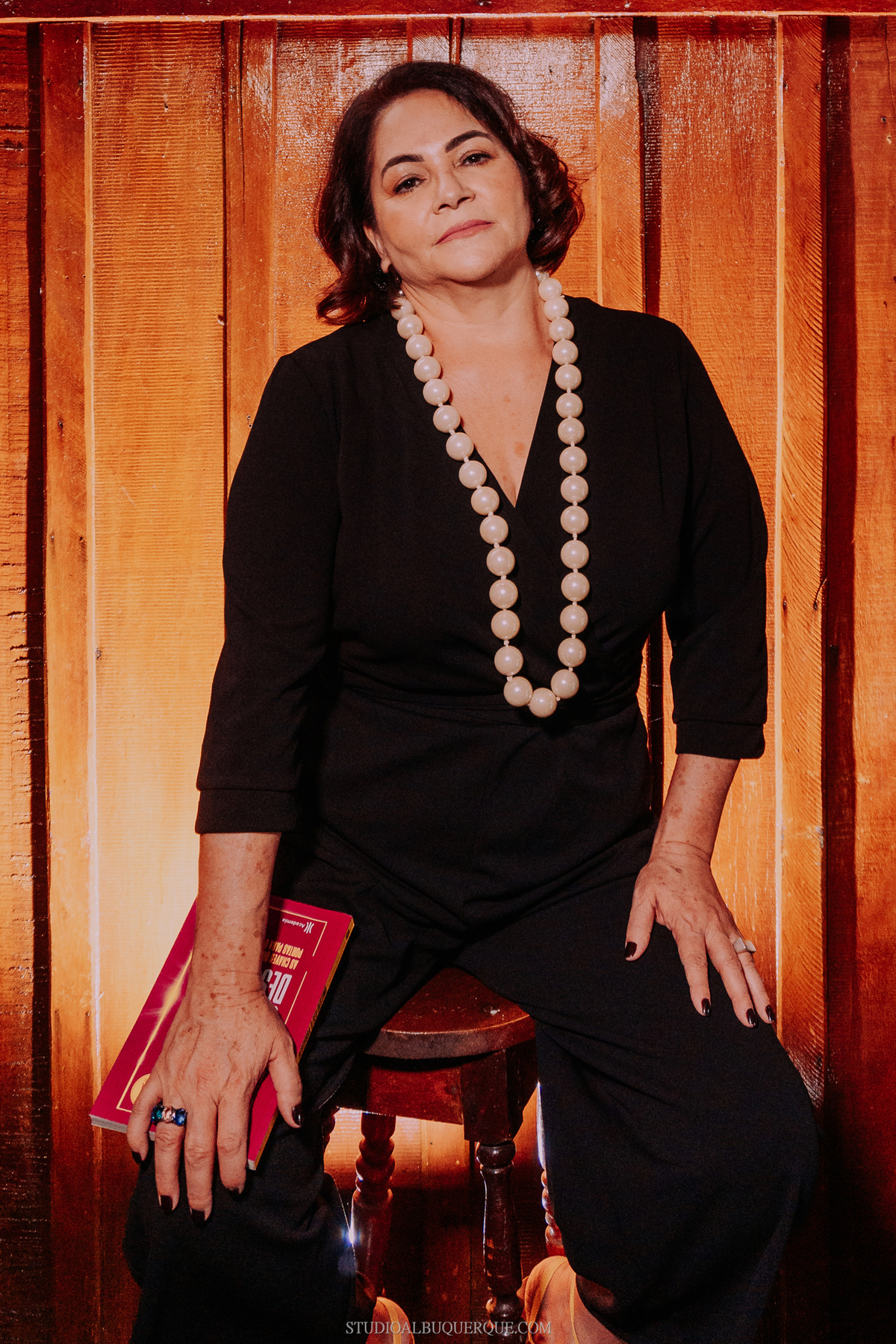 fotografia com livros 
