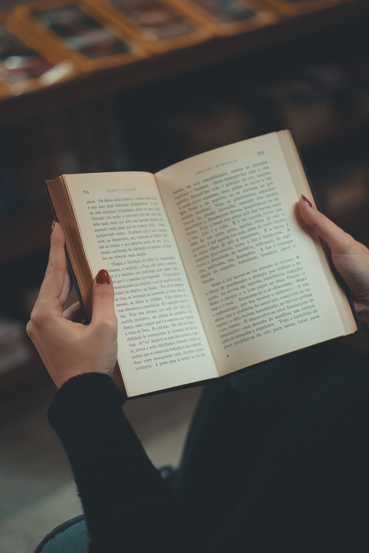 fotografo-em-osorio-no-rio-grande-do-sul-ensaio-feminino-na-biblioteca-casa-do-conde