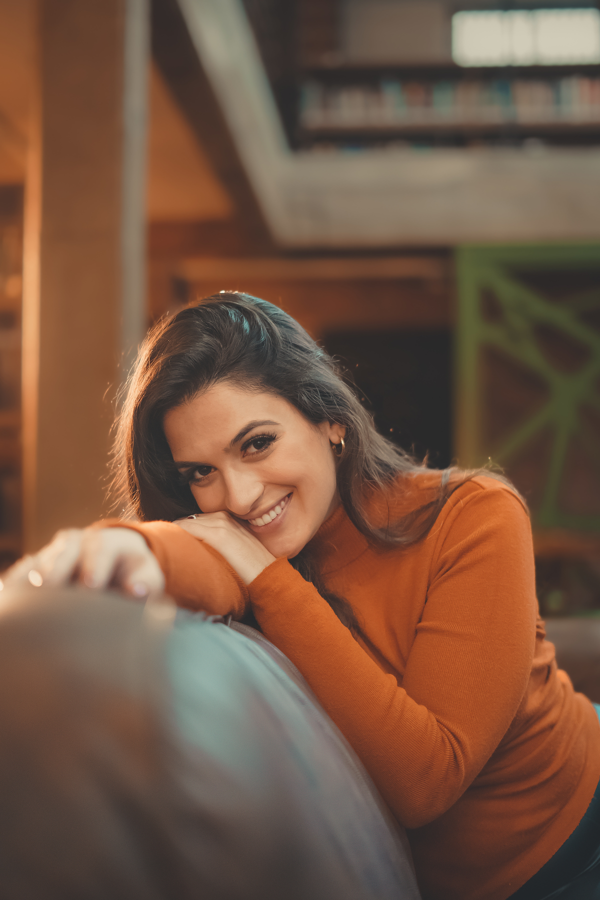 fotografo-em-osorio-no-rio-grande-do-sul-ensaio-feminino-na-biblioteca-casa-do-conde