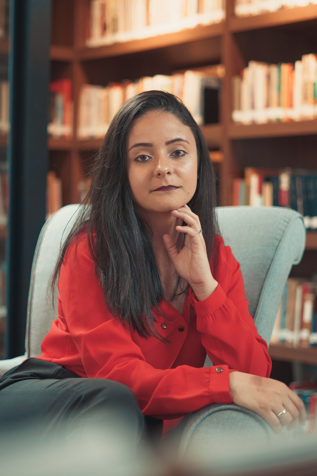 fotografo=em-osorio-rio-grande-do-sul-ensaio-feminino-interno-em-bibilioteca-livraria-casa-do-conde