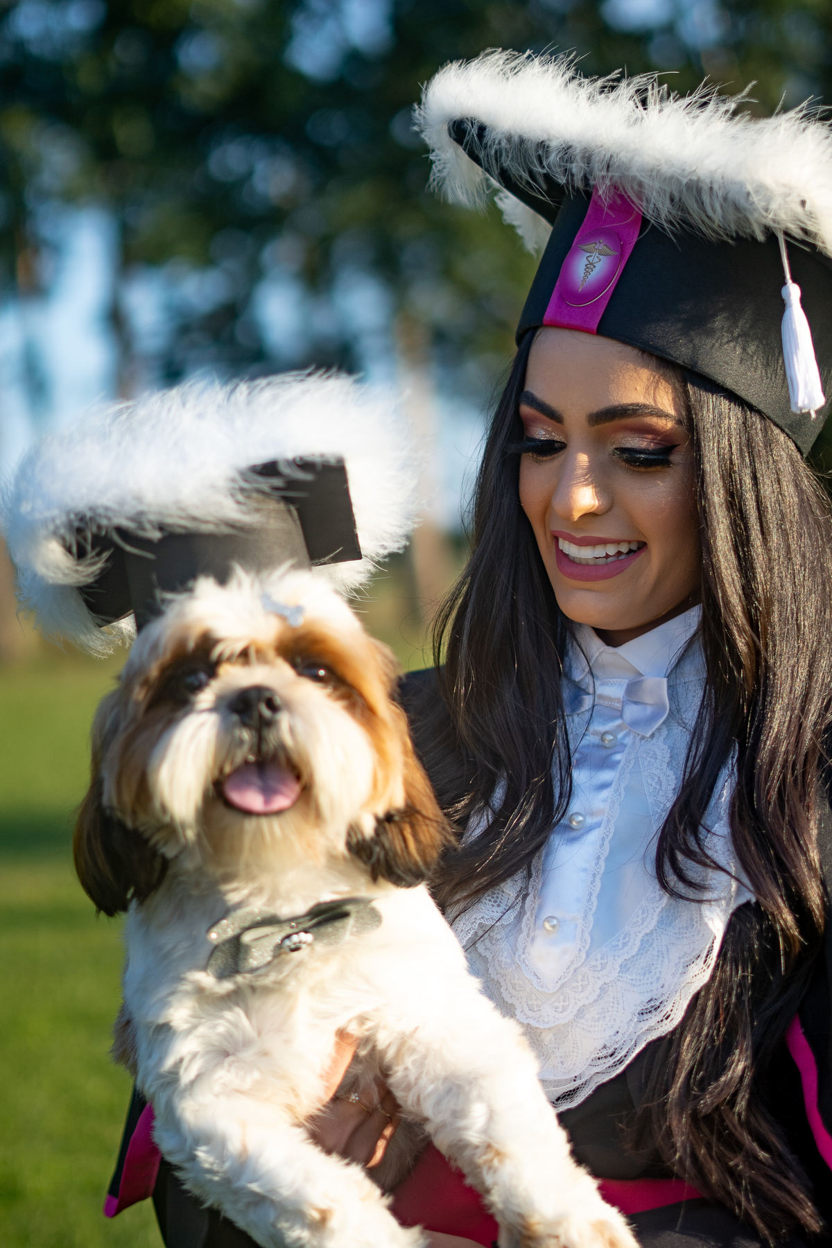 fotografo-em-osorio-rio-grande-do-sul-ensaio-de-formatura-externo-na-natureza-prova-de-toga-com-pets-cachorros