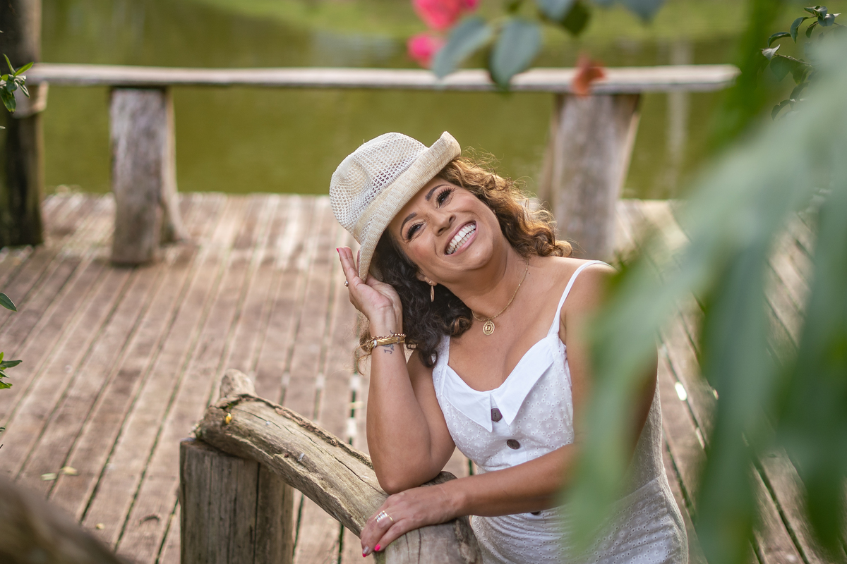 fotografo-em-osorio-rio-grande-do-sul-ensaio-feminino-50-anos-externo-na-natureza