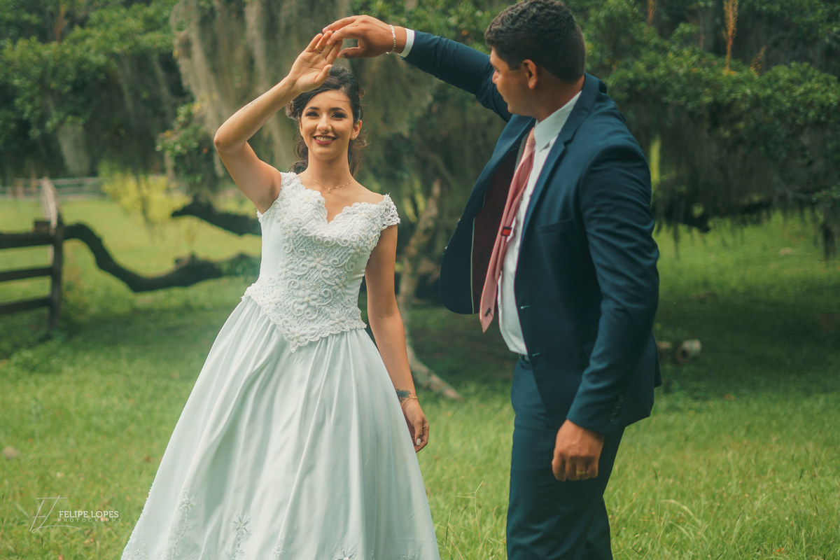 fotografo-de-osorio-felipe-lopes-fotografia-ensaio-de-casal-pre-wedding-noivos-na-natureza-externo