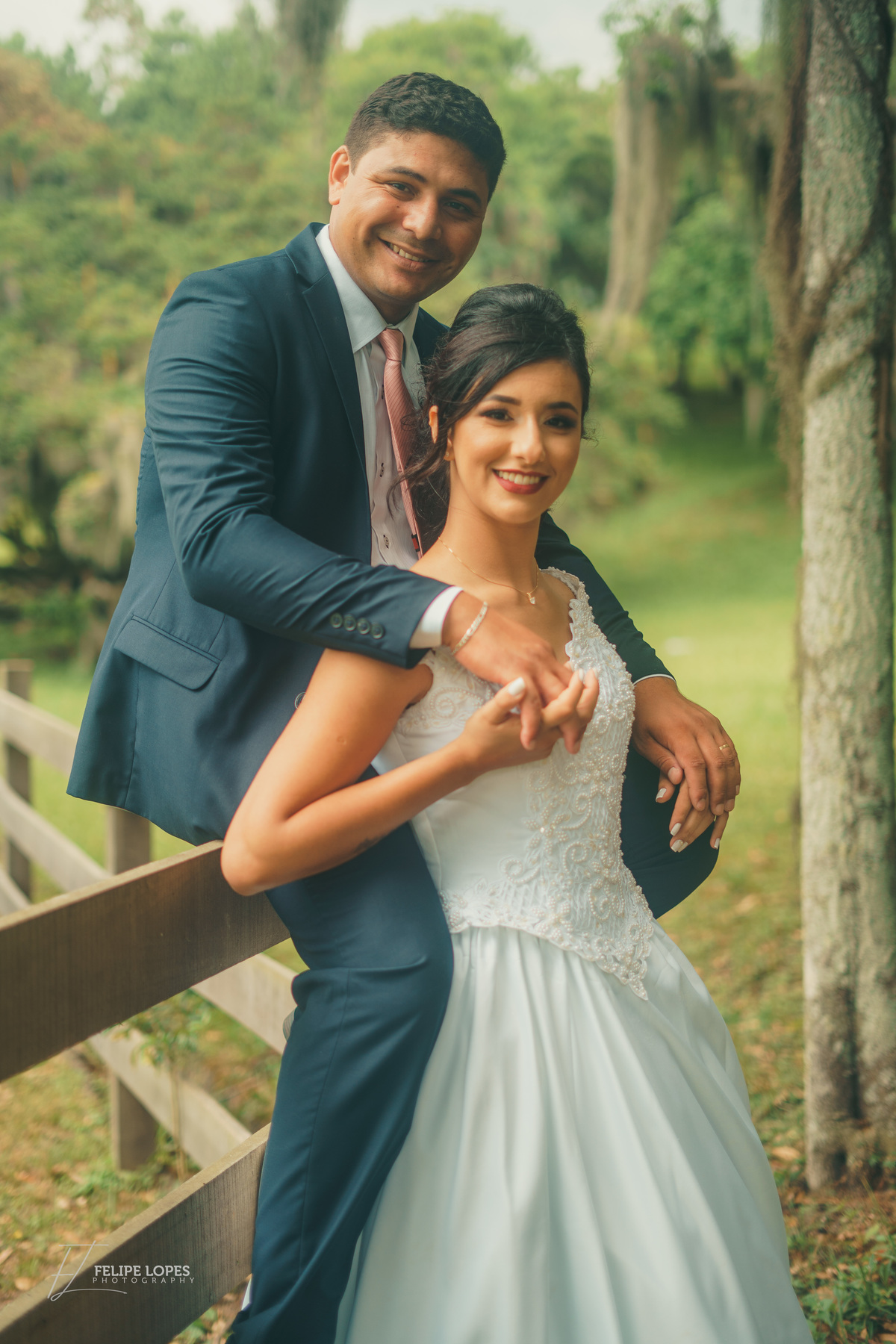 fotografo-de-osorio-felipe-lopes-fotografia-ensaio-de-casal-pre-wedding-noivos-na-natureza-externo