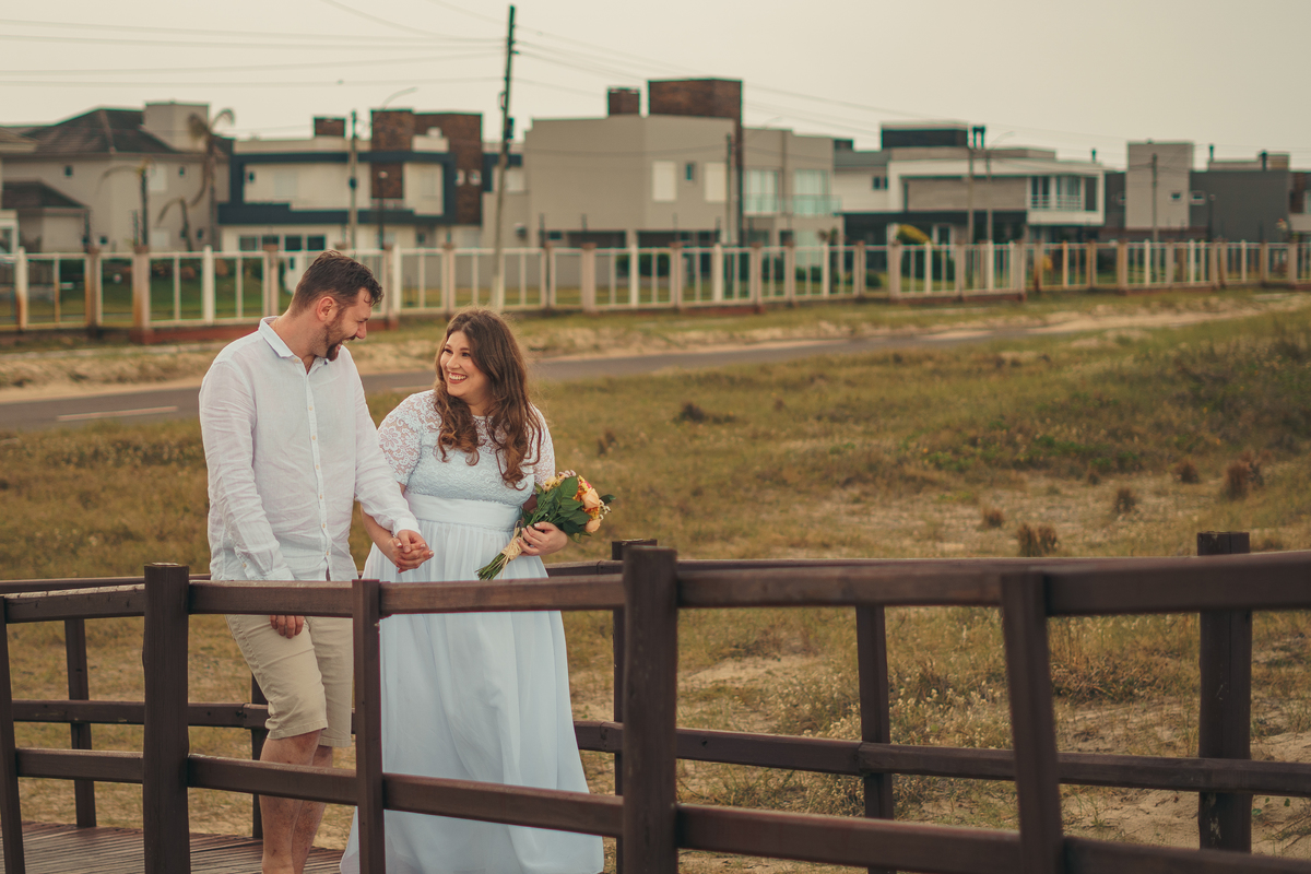 fotografo-em-osorio-rio-grande-do-sul-ensaio-de-casal-pre-wedding-na-praia-atlantida-sul