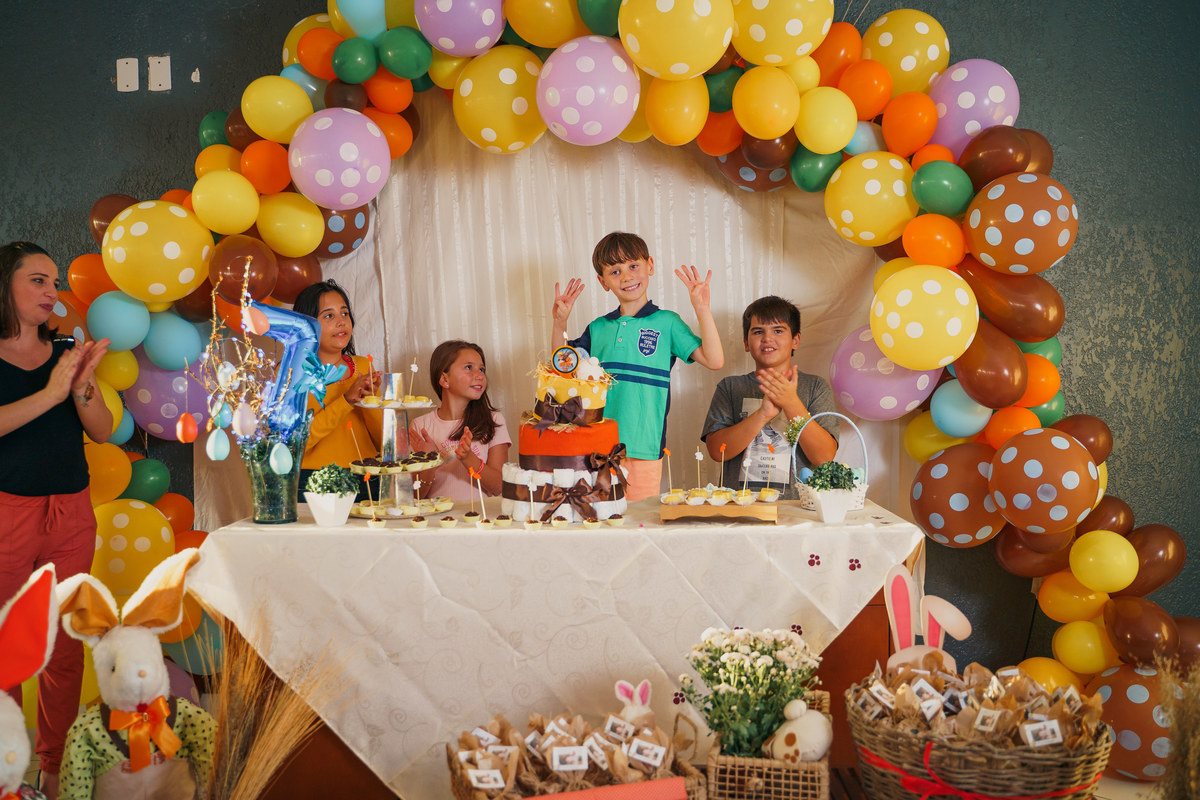fotografo-de-osorio-felipe-lopes-fotografia-aniversario-infantil-7-anos-e-cha-de-fraldas-tema-de-pascoa-em-salao-de-festas-em-tramandai