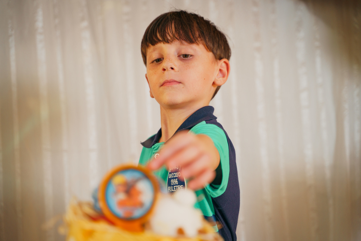 fotografo-de-osorio-felipe-lopes-fotografia-aniversario-infantil-7-anos-e-cha-de-fraldas-tema-de-pascoa-em-salao-de-festas-em-tramandai