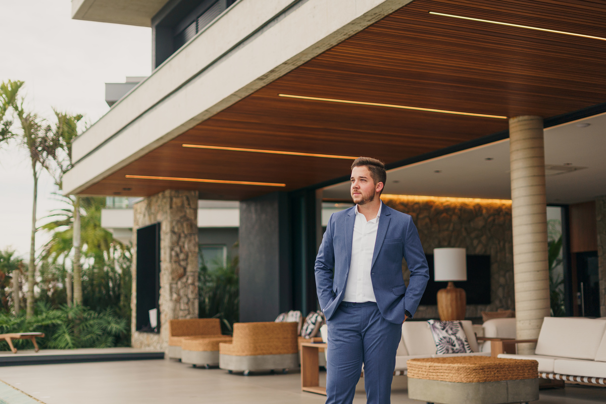 fotografo-em-osorio-felipe-lopes-fotografia-ensaio-empresarial-de-corretor-de-imoveis-em-condominio-fechado-enseadas-em-capao-da-canoa-casa-de-luxo