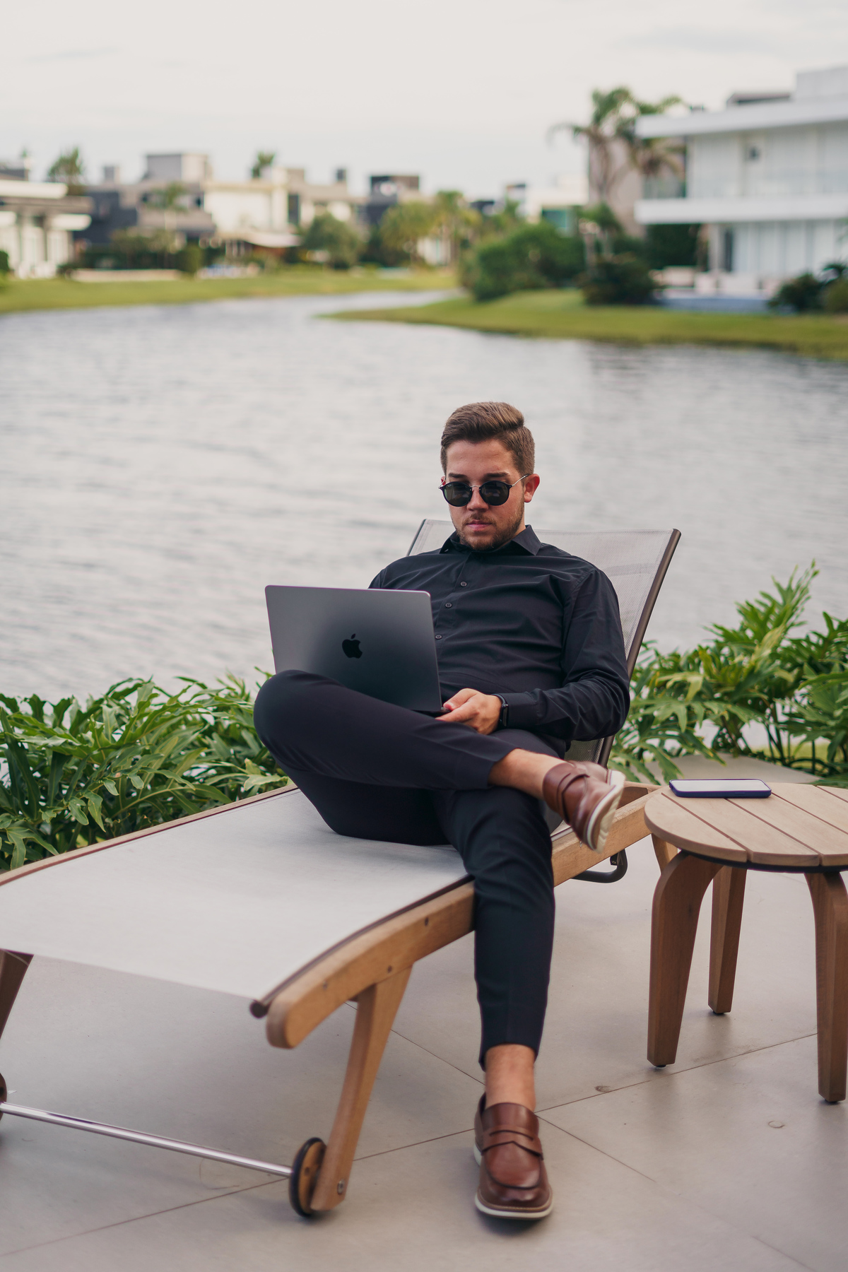 fotografo-em-osorio-felipe-lopes-fotografia-ensaio-empresarial-de-corretor-de-imoveis-em-condominio-fechado-enseadas-em-capao-da-canoa-casa-de-luxo