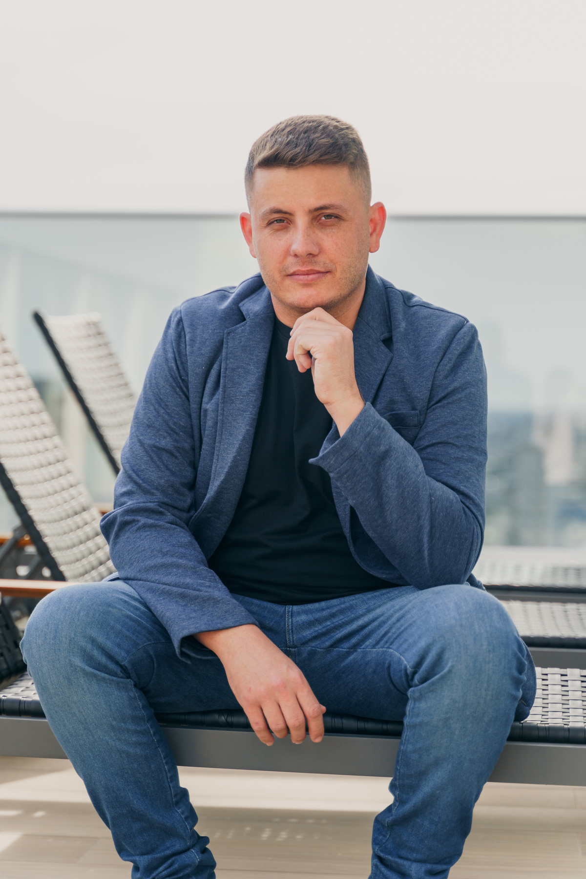 fotografo-em-osorio-felipe-lopes-fotografia-ensaio-empresarial-corretor-de-imoveis-edificio-vitra- em-capao-da-canoa