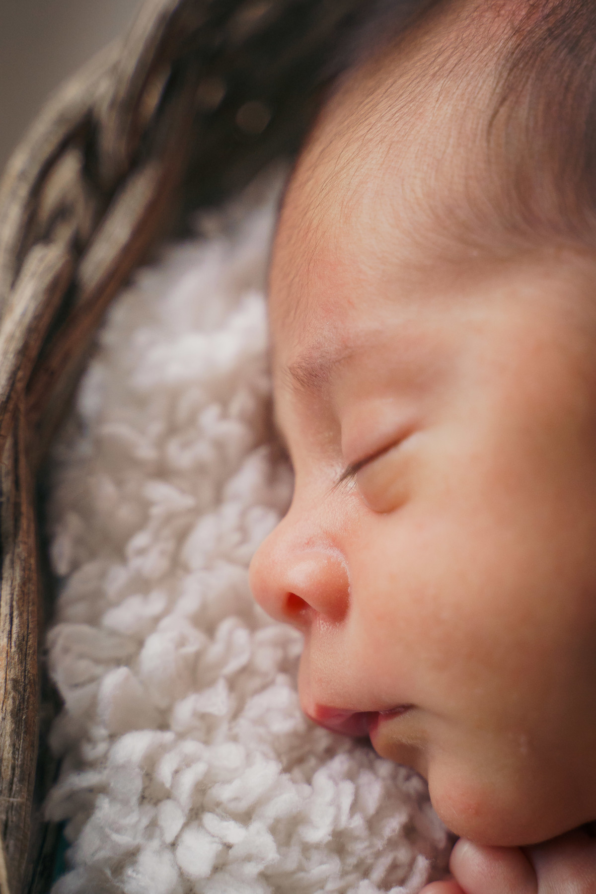 fotografo-em-osorio-felipe-lopes-fotografia-ensaio-de-acompanhamento-1-mes-new-born-em-casa-em-osorio