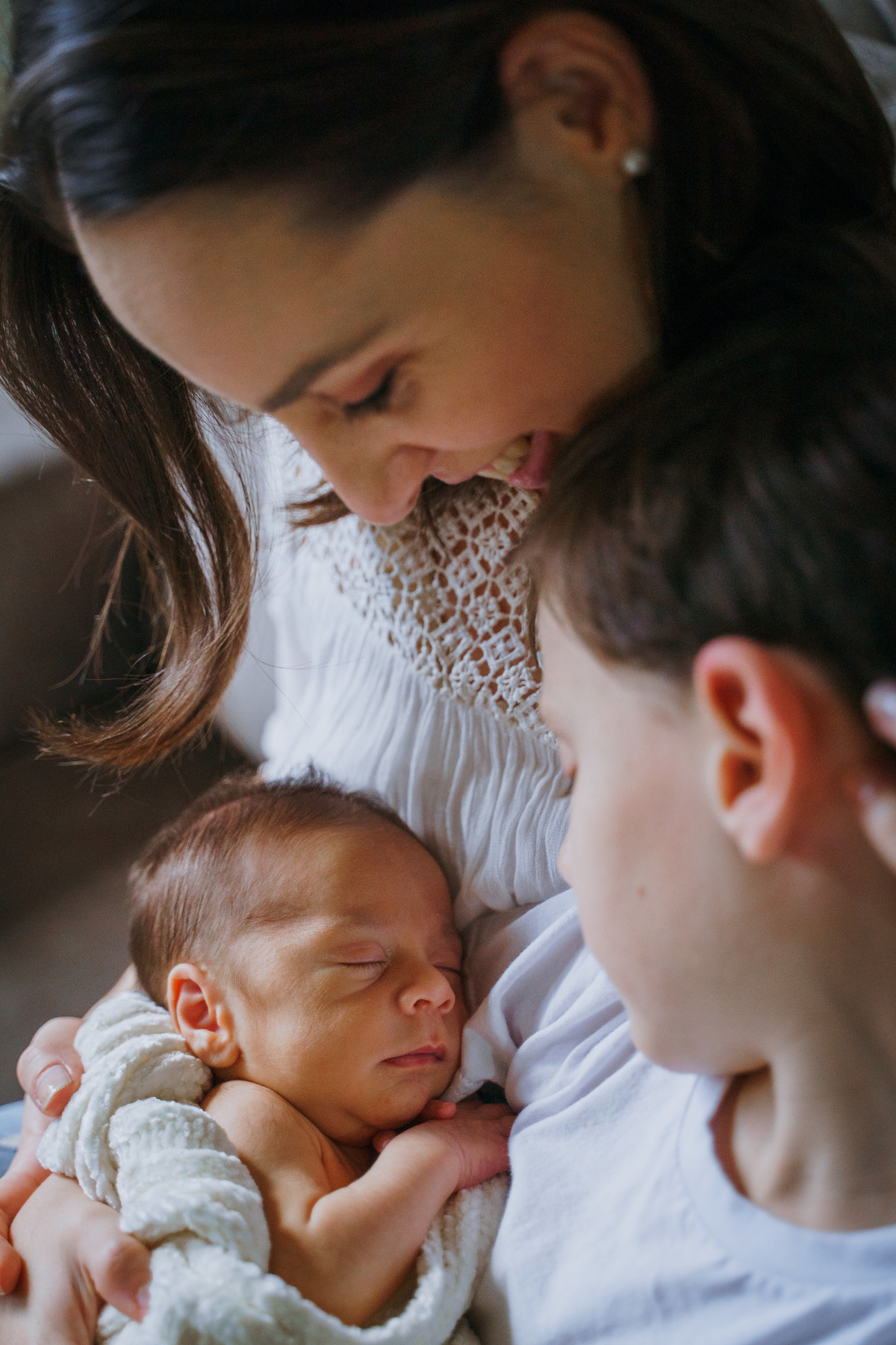 fotografo-em-osorio-felipe-lopes-fotografia-ensaio-de-acompanhamento-1-mes-new-born-em-casa-em-osorio