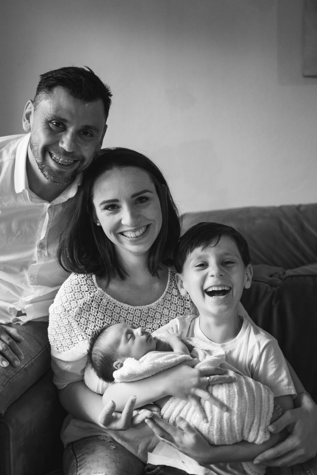 fotografo-em-osorio-felipe-lopes-fotografia-ensaio-de-acompanhamento-1-mes-new-born-em-casa-em-osorio