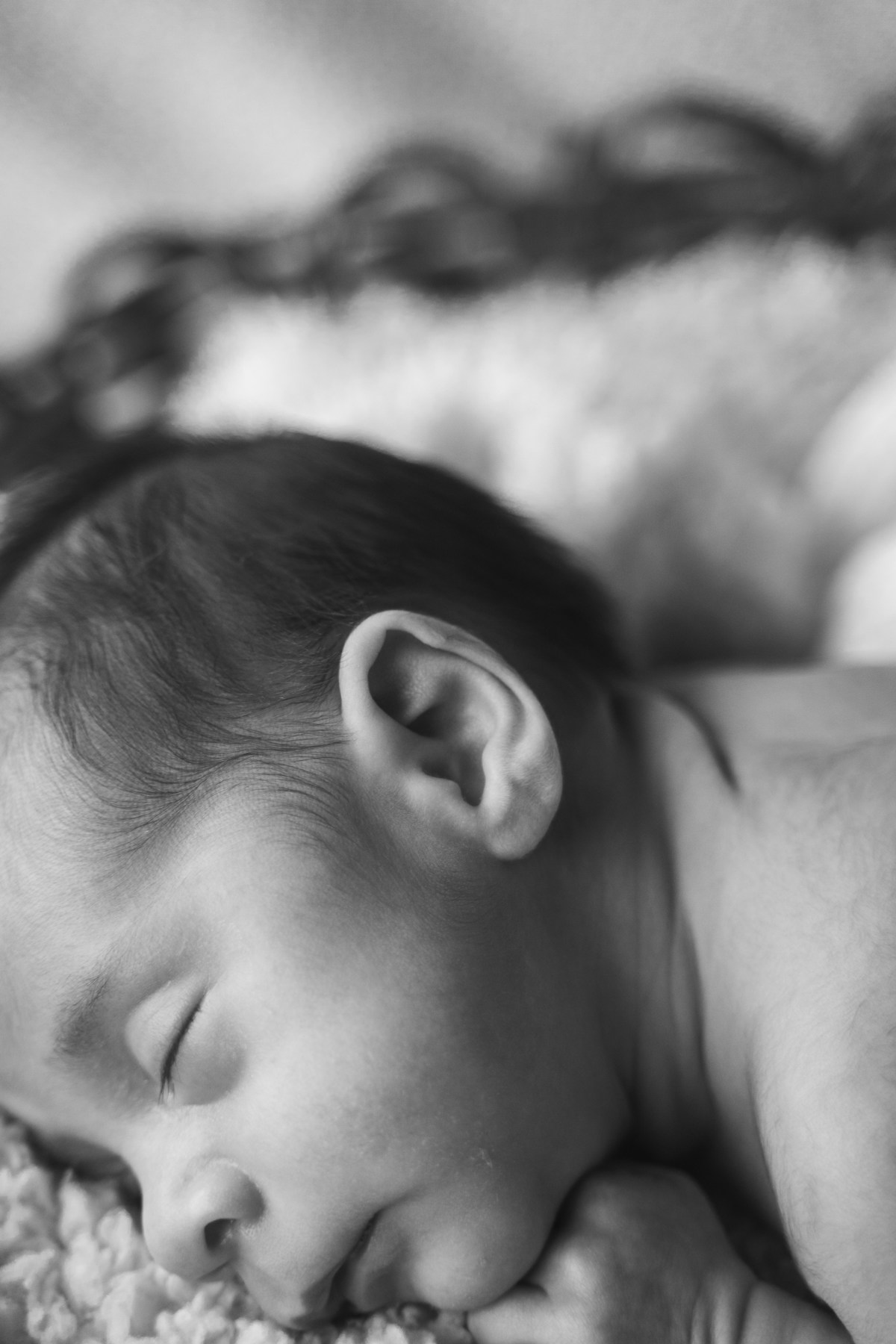 fotografo-em-osorio-felipe-lopes-fotografia-ensaio-de-acompanhamento-1-mes-new-born-em-casa-em-osorio